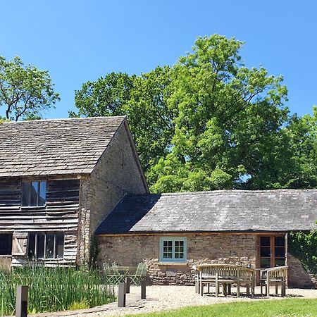 Вілла The Threshing Barn At Penrhos Court Кінгтон Номер фото